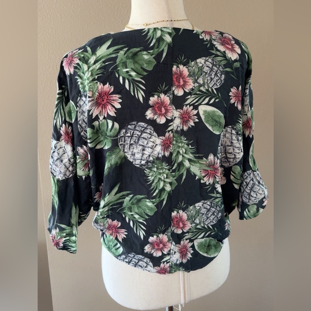 Tropical pineapple print top - Picture 4 of 7